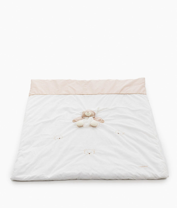 White and beige quilt and cover set for toddlers