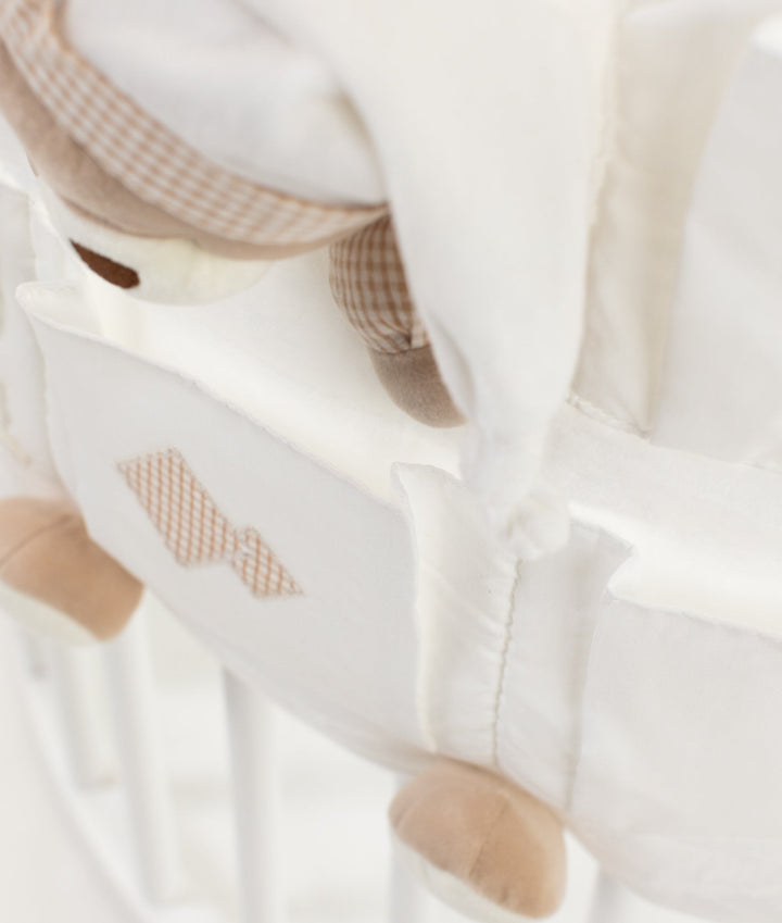 Baby nursery organiser in white and beige