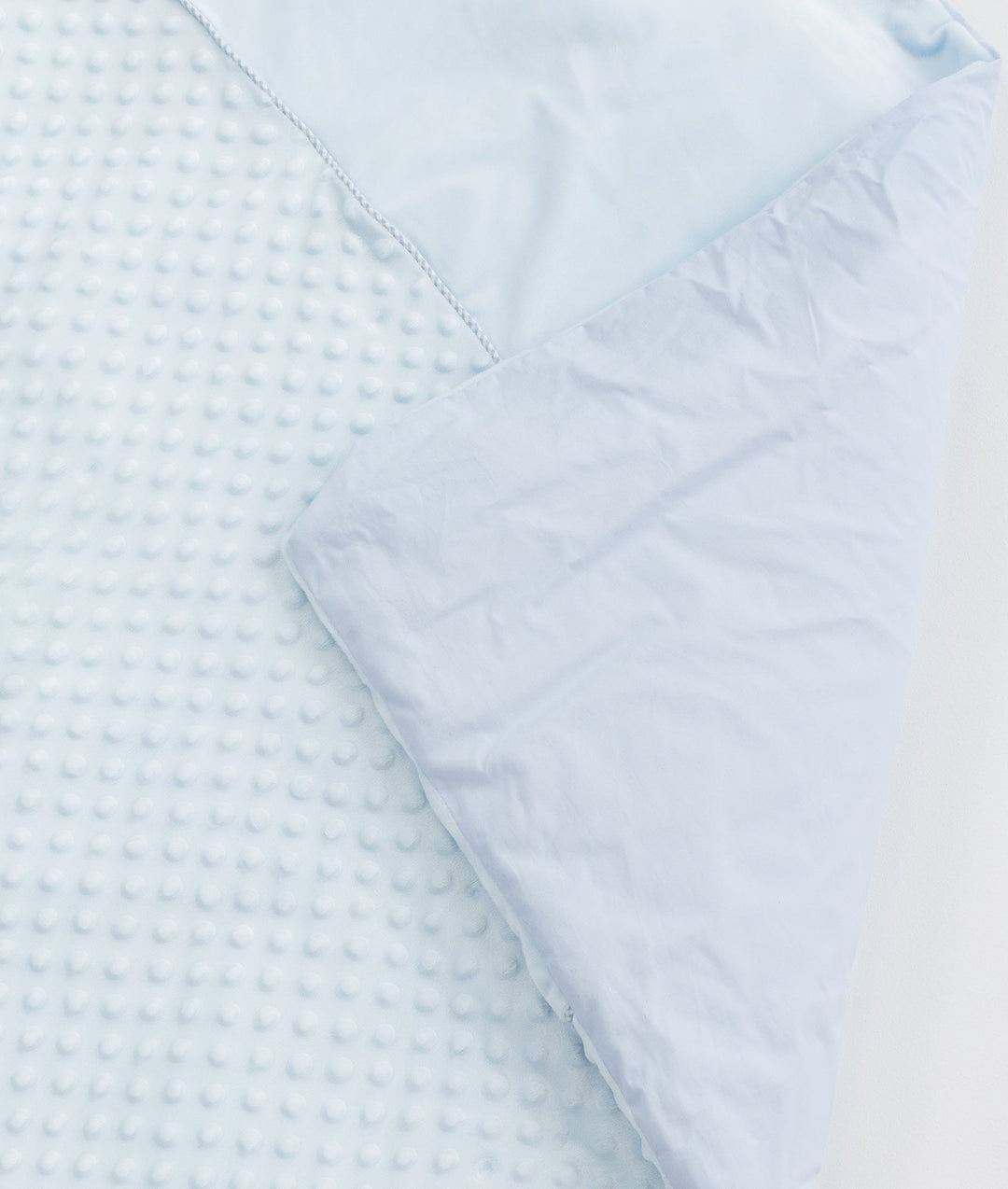 Blue toddler bubble quilt and cover set